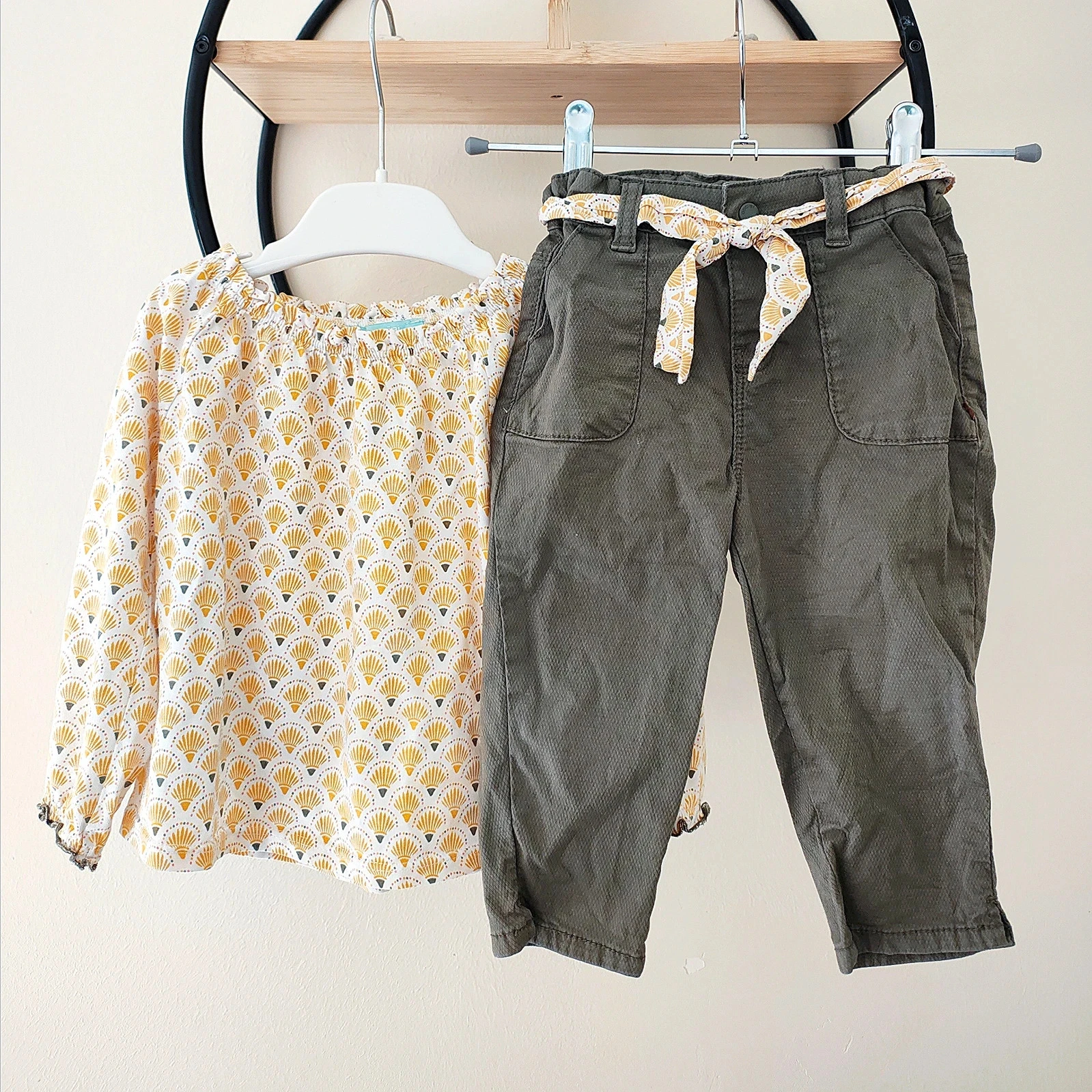 18 mois ensemble obaibi Okaïdi blouse Teeshirt et pantalon